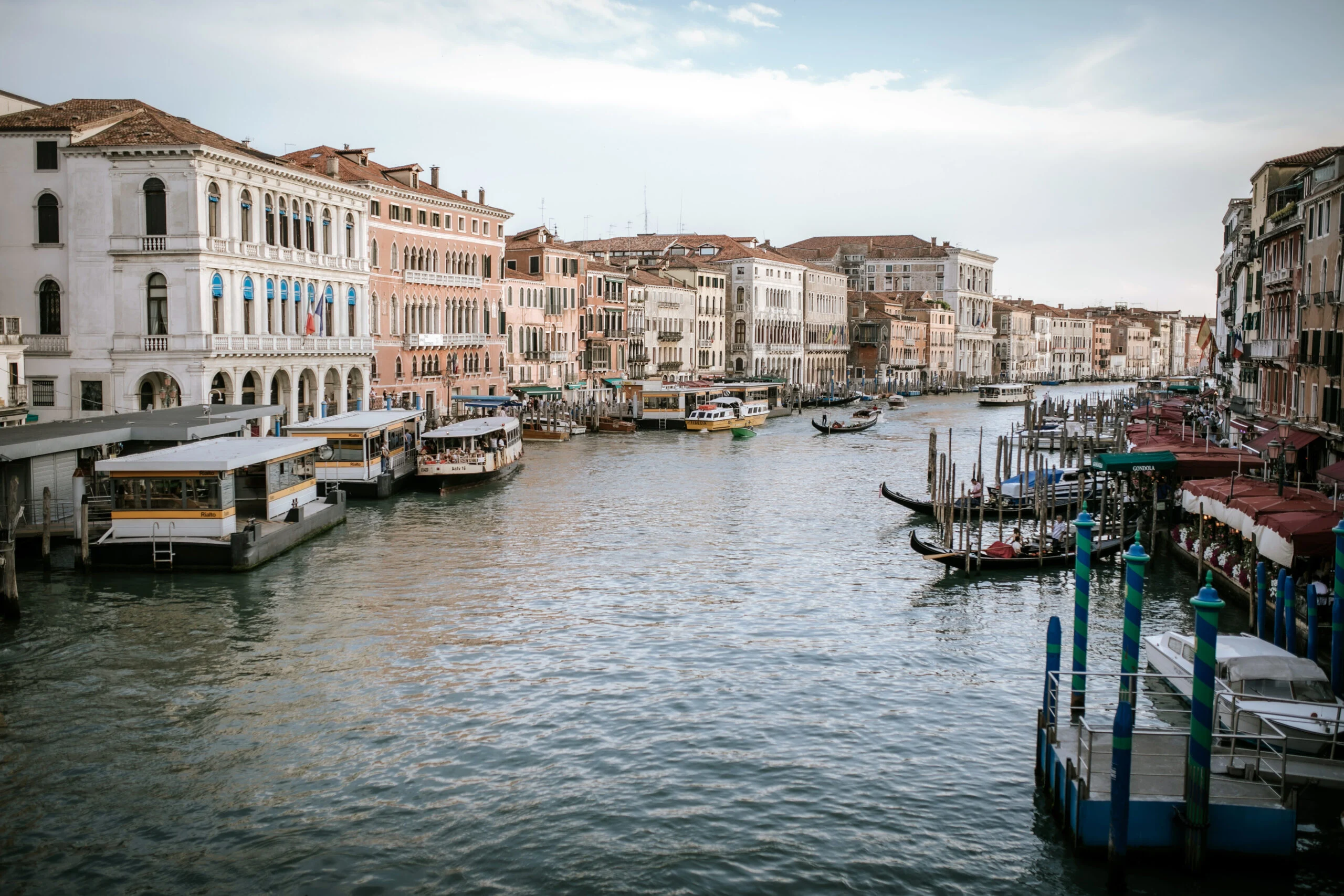 View along the Grand Canal towards the Rialto